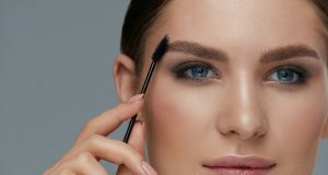 Le backcombing pour des sourcils plus fournis ! backcombing sourcils