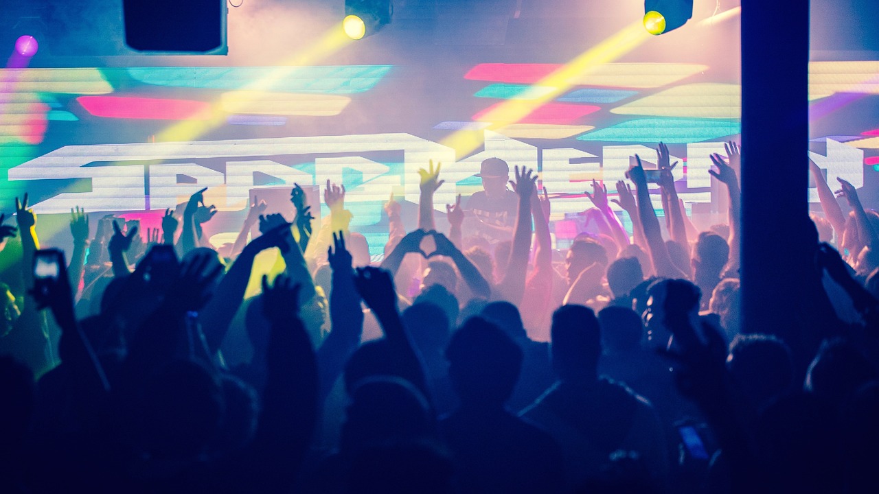 Animer vos soirées comme un Pro : les meilleurs jeux de lumière pour DJ