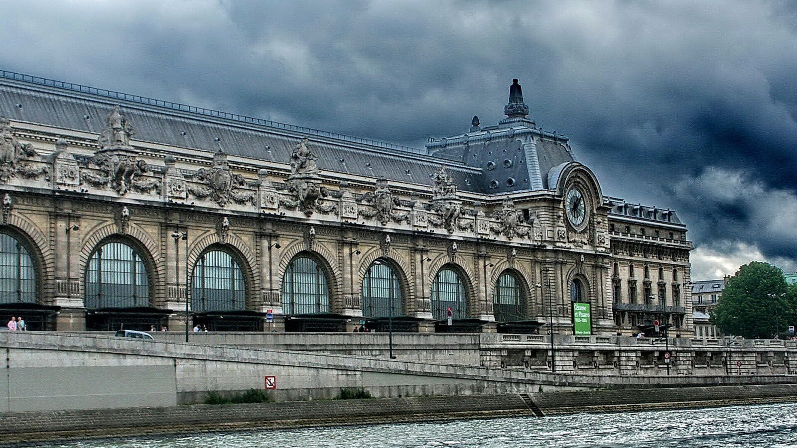 Jenny Holzer à Orsay : 750 textes font parler le musée