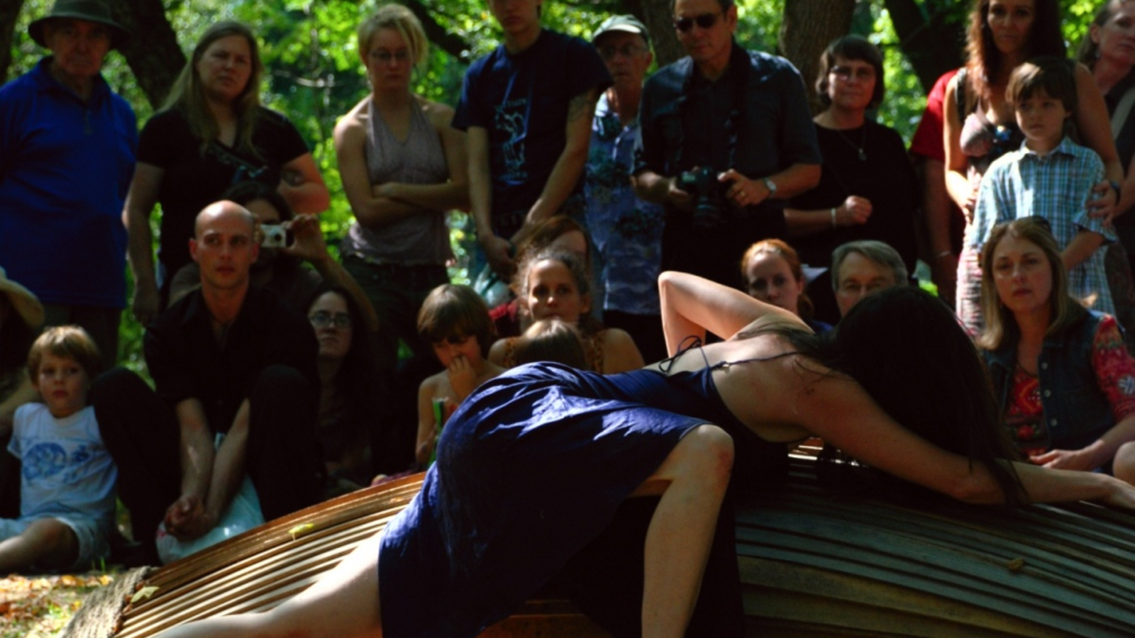 Danseurs contemporains lors d’une performance en plein air