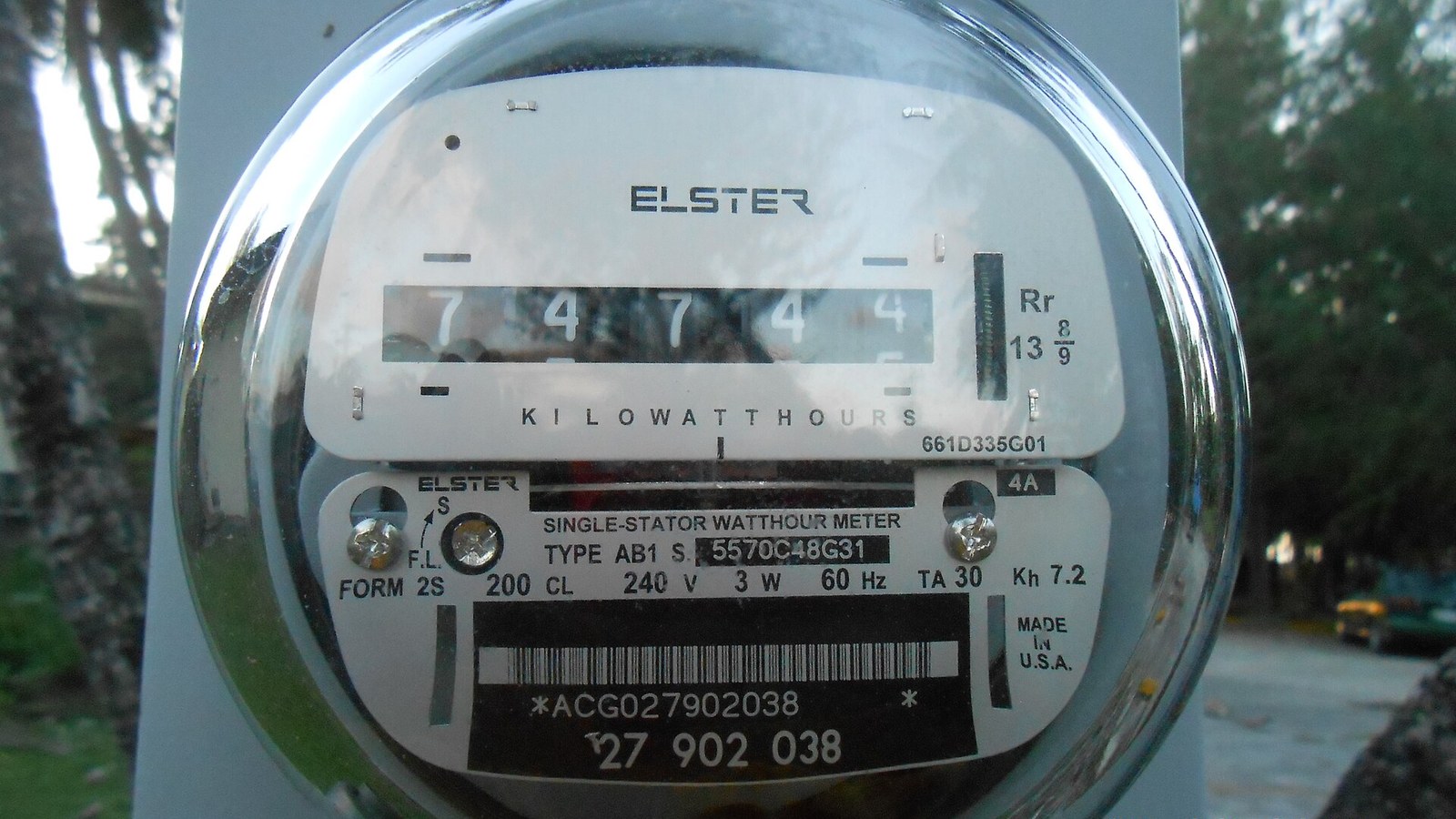Compteur électrique numérique installé dans un logement